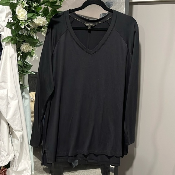 Banana Republic V neck - Picture 1 of 3